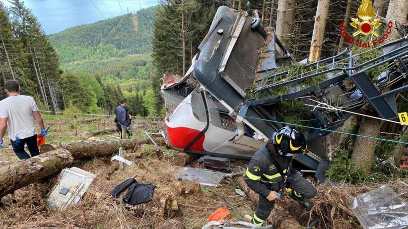 Unglücke: Mehrere Tote bei Seilbahnunglück in Italien ...