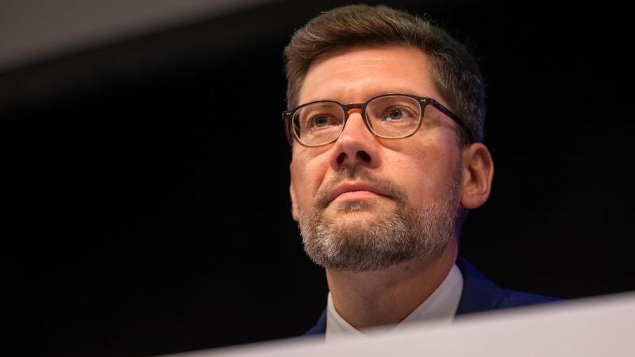 Wahlen: CDU-Chef: Sachsen-Anhalt-Wahl Erfolg für ganze CDU ...