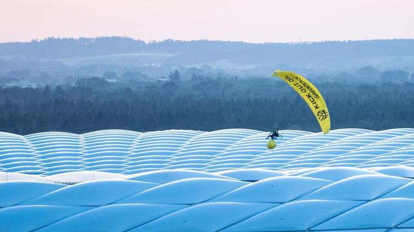 Fußball: VW zu Greenpeace-Aktion beim EM-Spiel: "Nicht ...