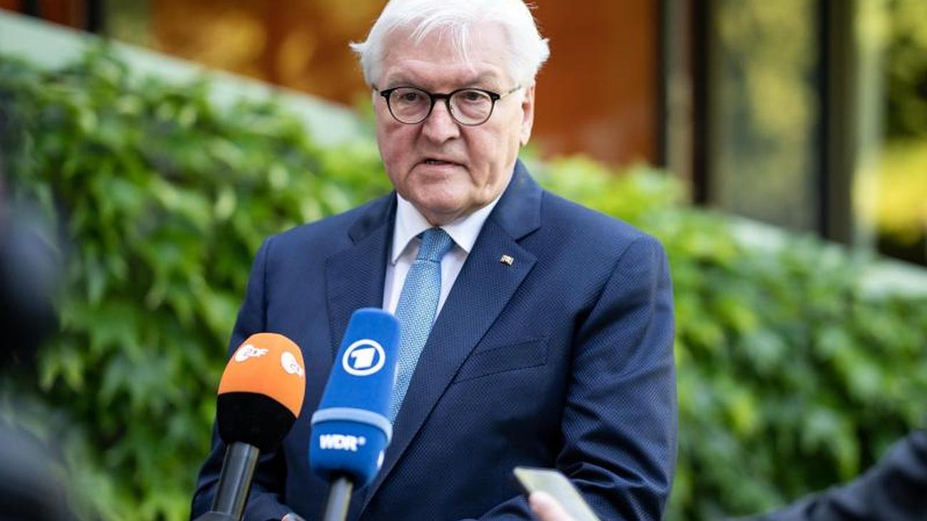 Bundespräsident Steinmeier informiert sich über EAutos und