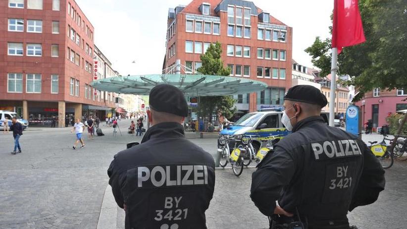 Kriminalität: Messerattacke in Würzburg: Attentäter hatte ...