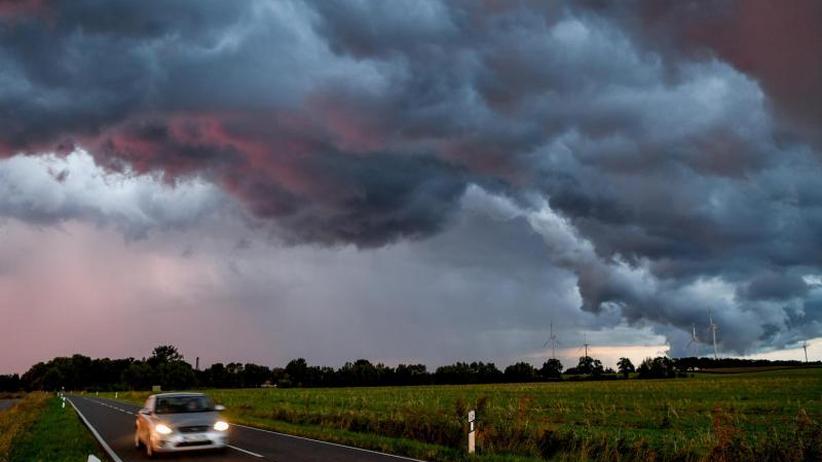 Sicher durchs Unwetter Bei Gewitter ab in den