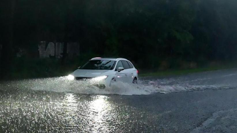 Wetter Dutzende Einsatze Wegen Starkregen In Ostfriesland Zeit Online