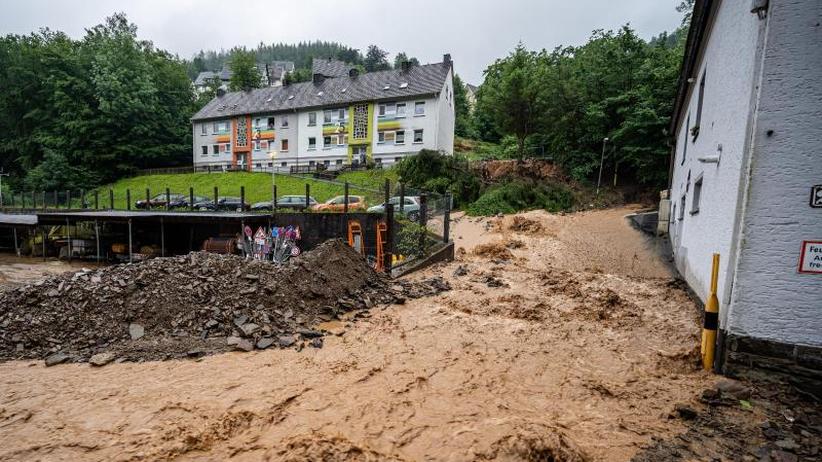 Wetter: Altena stark von Erdrutschen getroffen | ZEIT ONLINE