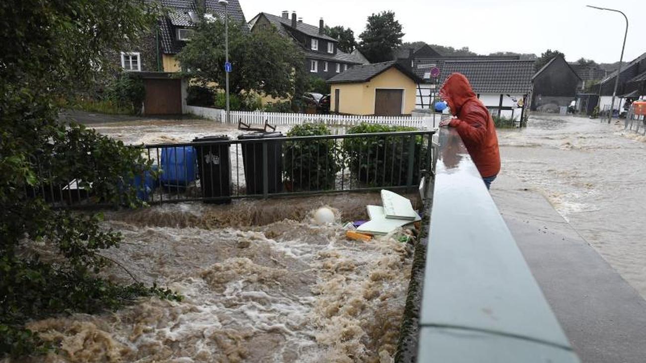 Wetter Feuerwehr Kommt Mit Keller Auspumpen Nicht Hinterher Zeit Online