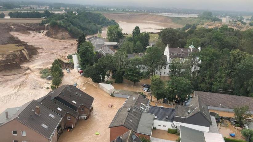 Wetter: Evakuierung in Erftstadt-Blessem: Kreis warnt vor ...