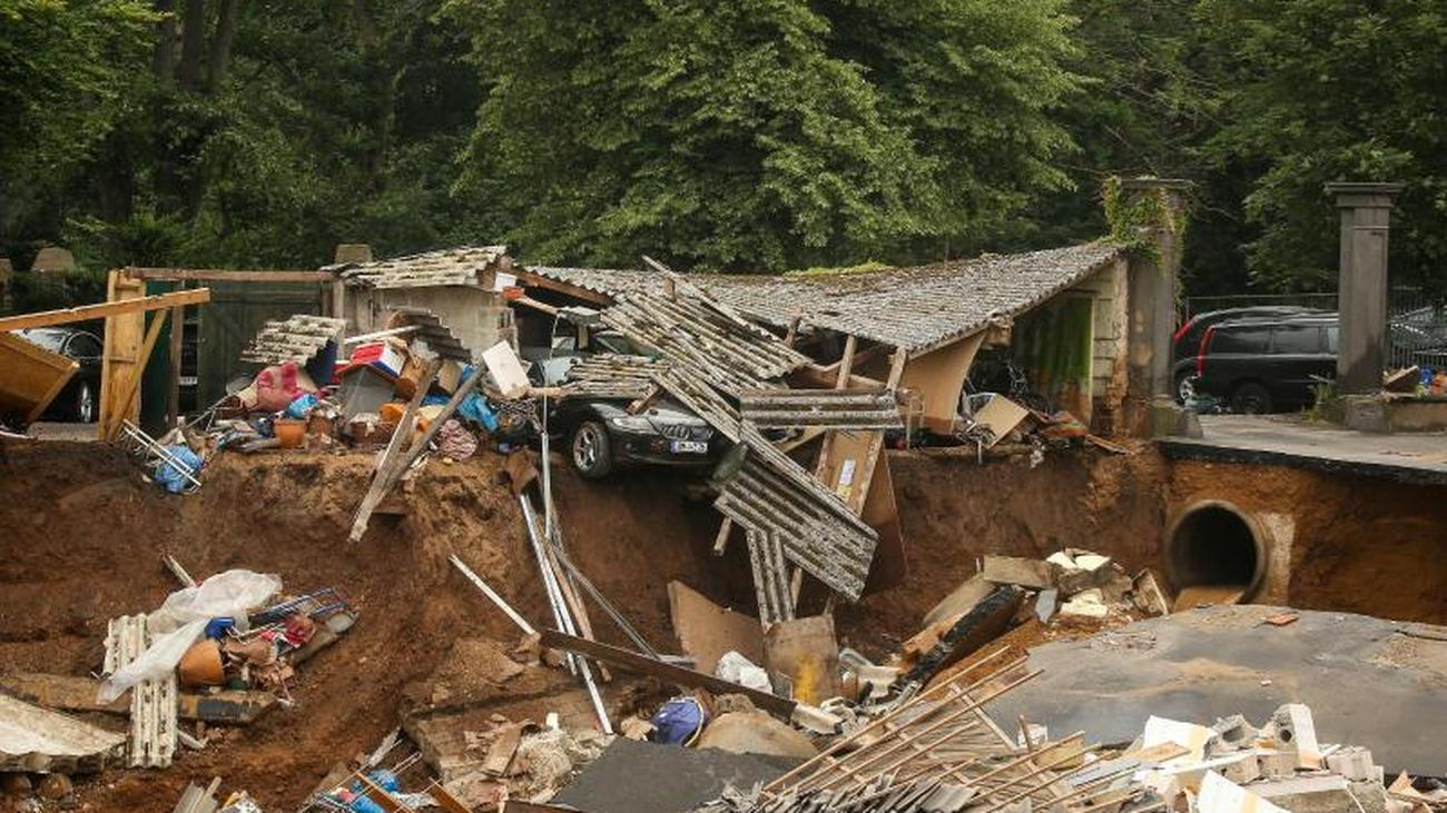 Germany flood. Наводнение в Германии 2021. Катастрофические наводнения. Катастрофическое затопление. Природные катаклизмы в Германии.