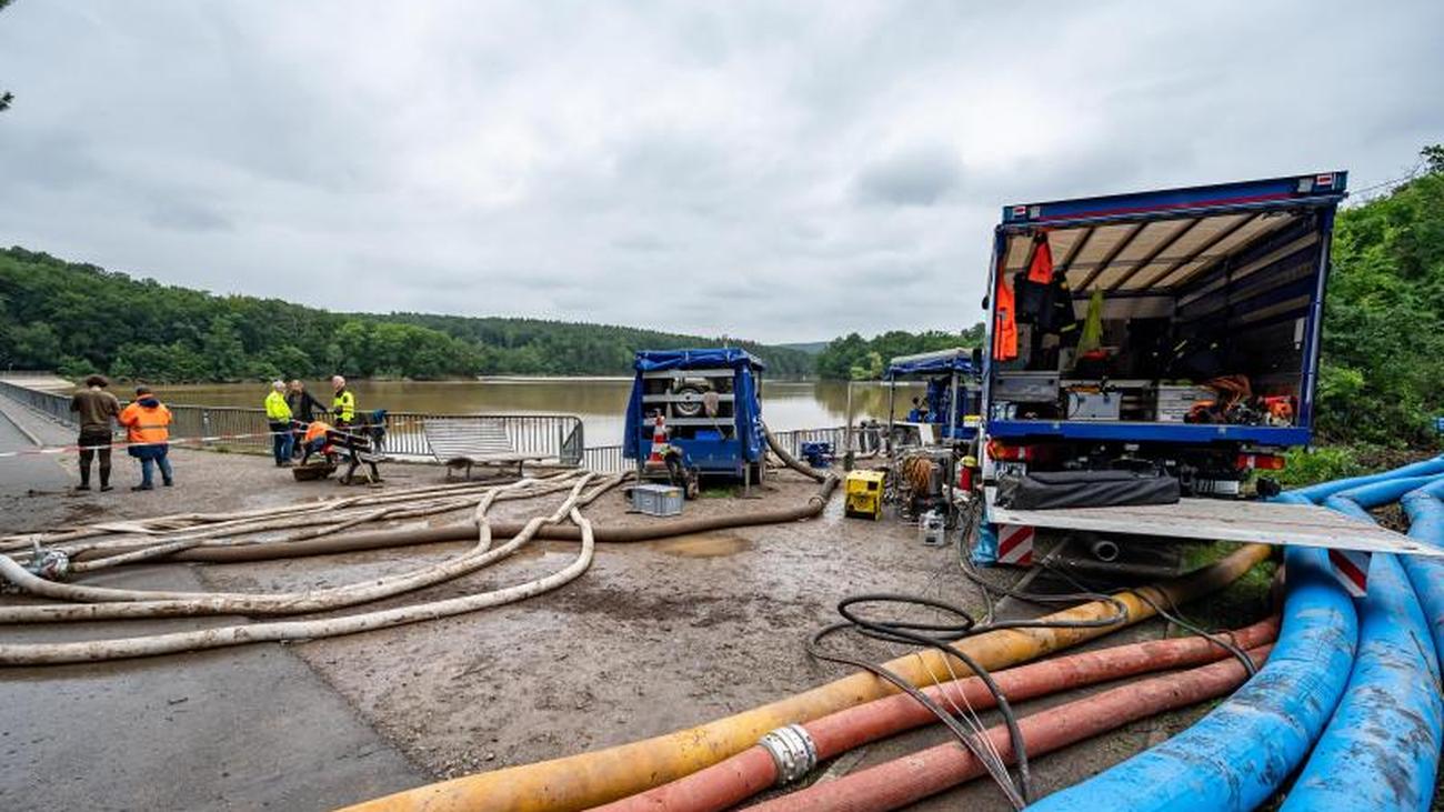 Hochwasser: Steinbachtalsperre bedroht: Grundablass nicht ...