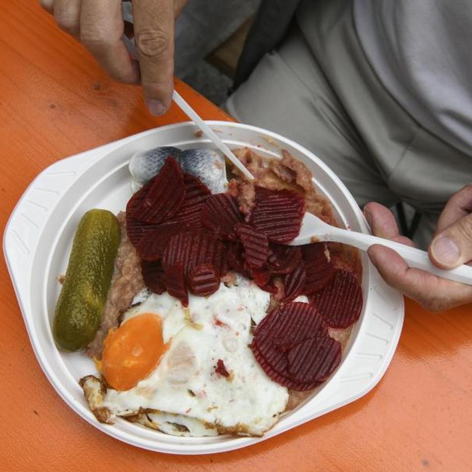 Essen & Trinken: Labskaus-Wochenende in Wilhelmshaven soll Tausende  anlocken | ZEIT ONLINE