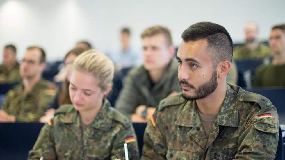 Offizierslaufbahn: Was Ein Studium Bei Der Bundeswehr Bedeutet | ZEIT ...