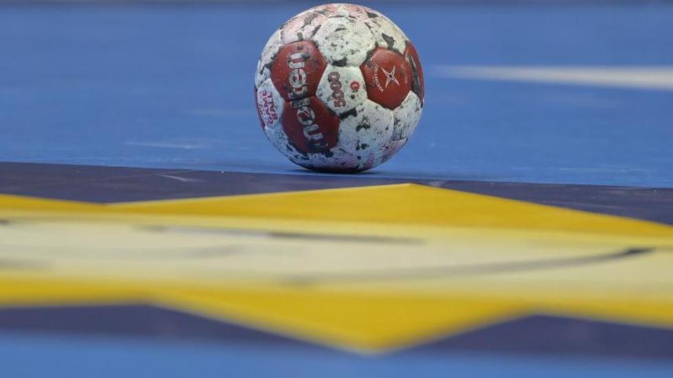 ZEIT 3000 ONLINE Magdeburg vor | Hummel-Cup spielen darf SC Handball: Zuschauern