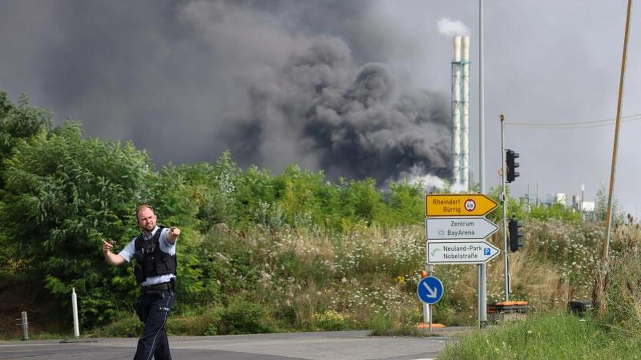 Unfälle: Stadt: Brand nach Explosion im Chempark ...