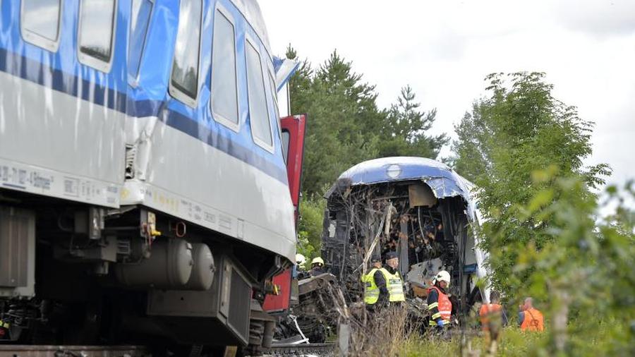 Unfall Zug Aus Munchen In Tschechien Verungluckt Zeit Online