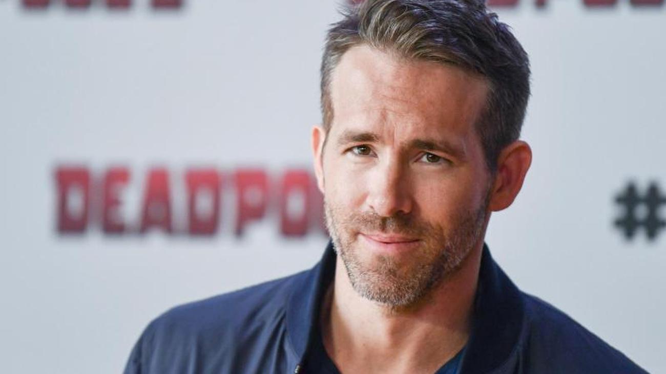 Schauspieler Ryan Reynolds macht sich um egoistische Gesellschaft ZEIT ONLINE Schauspieler Ryan Reynolds macht sich um egoistische Gesellschaft ZEIT ONLINE