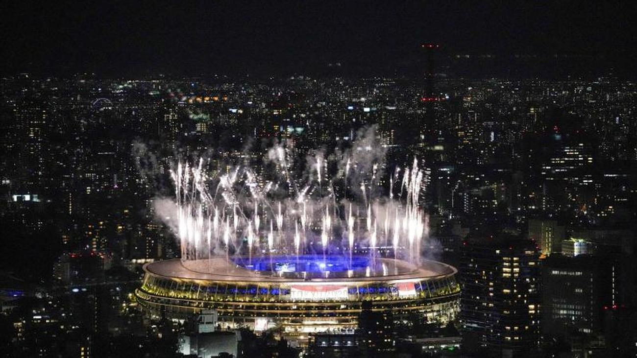 Schlussfeier: Spiele beendet: Olympische Flamme in Tokio ...