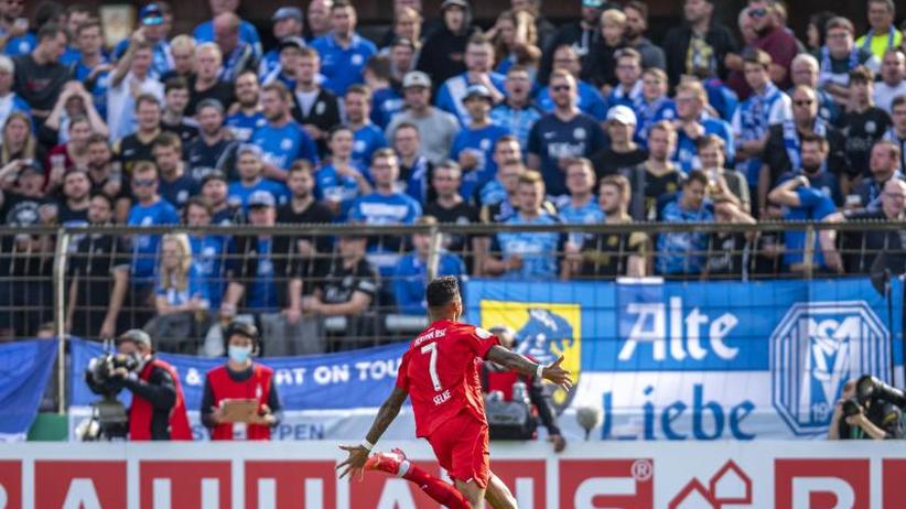 Fußball: Siegtor in der Nachspielzeit: Hertha BSC gewinnt ...