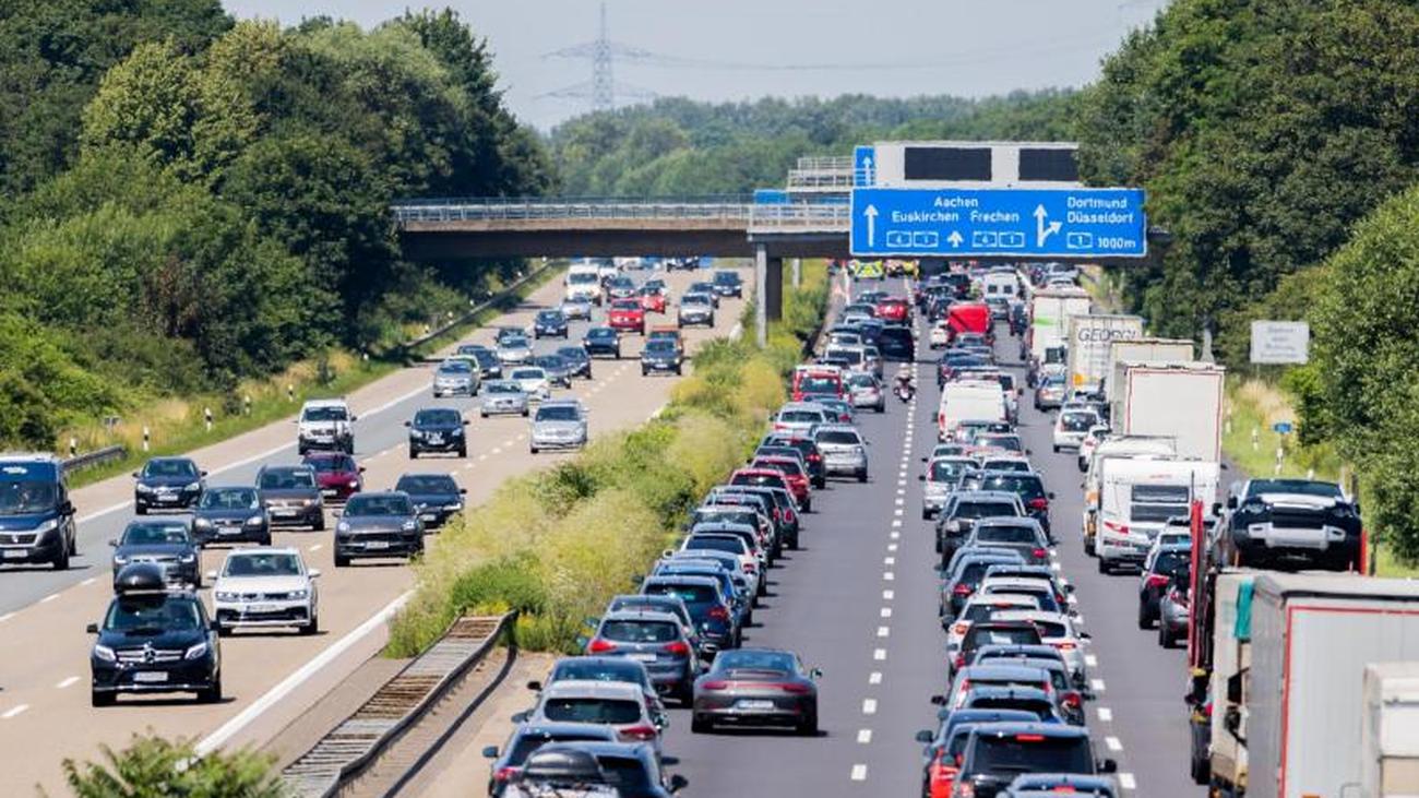 Verkehr: ADAC warnt vor Verkehrskollaps auf Autobahnen rund um Köln | ZEIT ONLINE