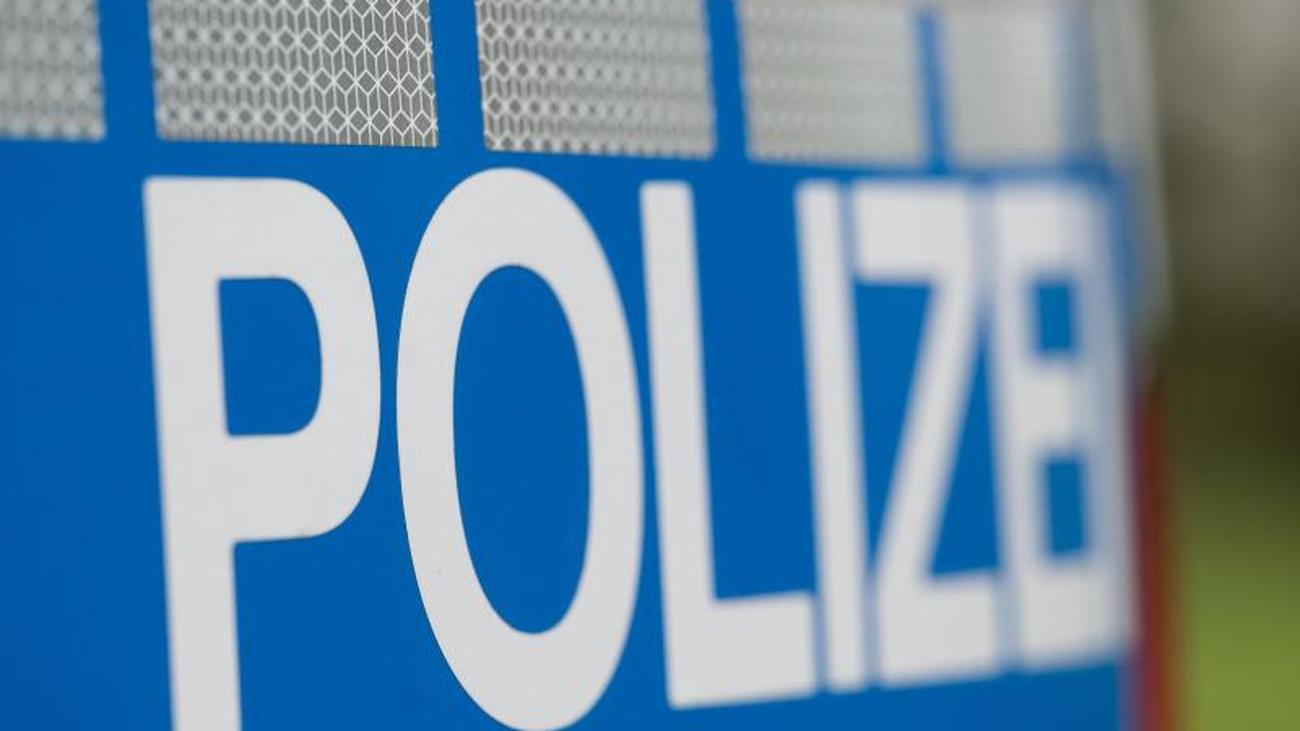 Unfalle Mit Auto Uberschlagen Fahrerin Stirbt Bei Unfall Auf A9 Zeit Online