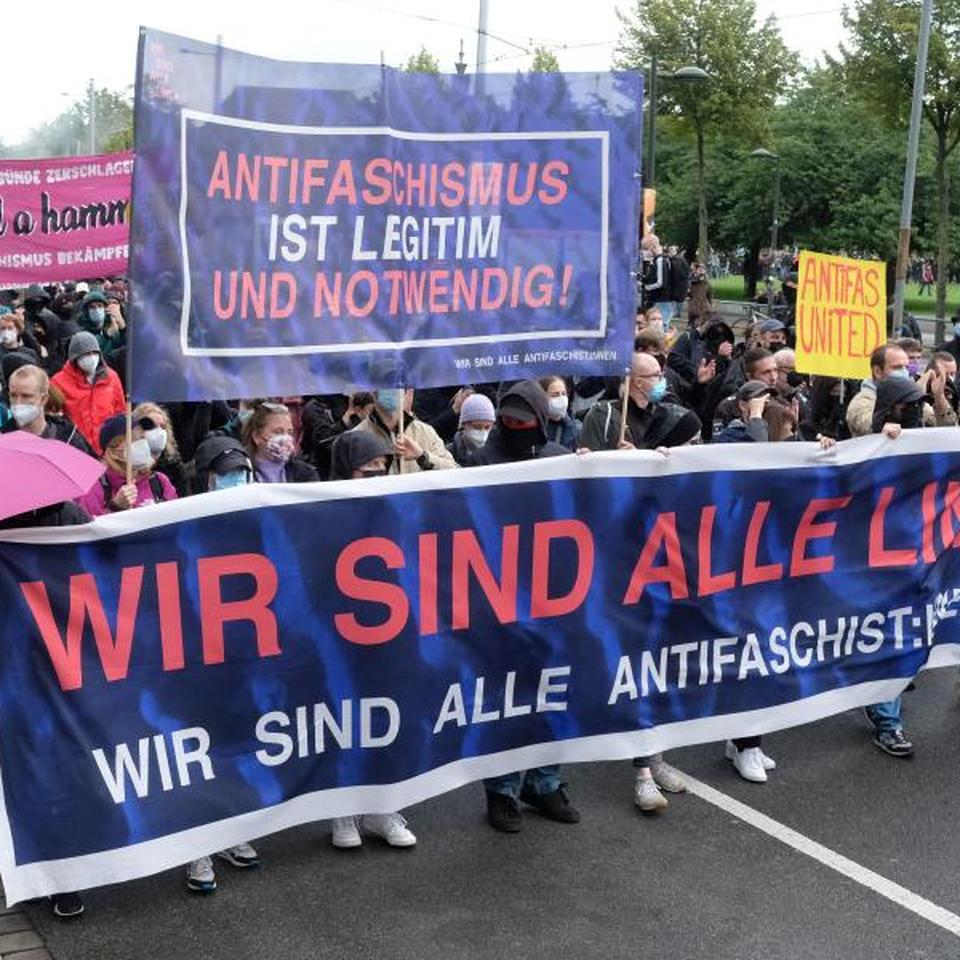 Äusser Rand und Band Das Demo Demonstrationen: Ausschreitungen bei Demonstration 