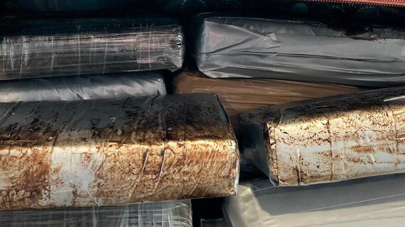 Kriminalit t Zoll Findet Rund 22 Kilogramm Kokain In Herrenlosem 