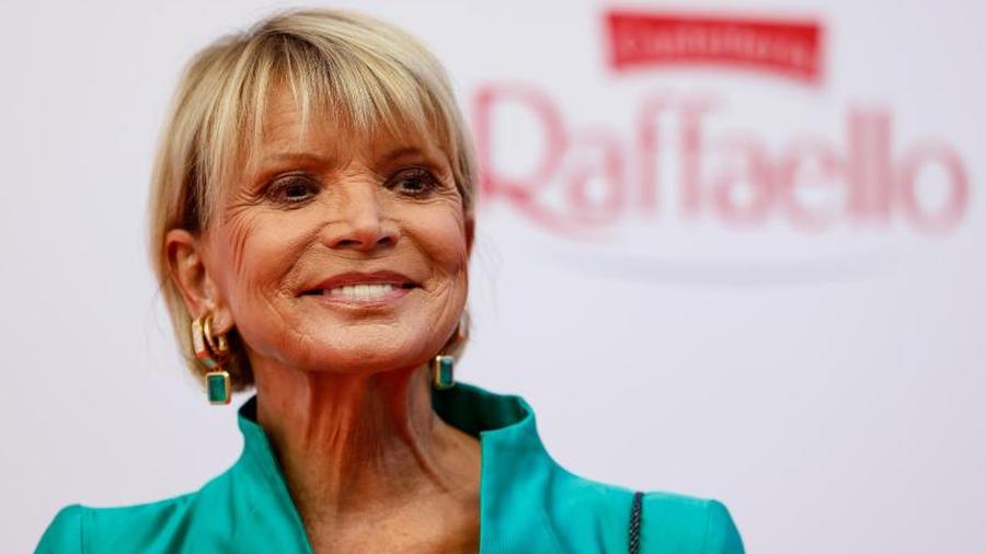 Medien Uschi Glas Ist Frischgebackene Zwillings Oma Zeit Online