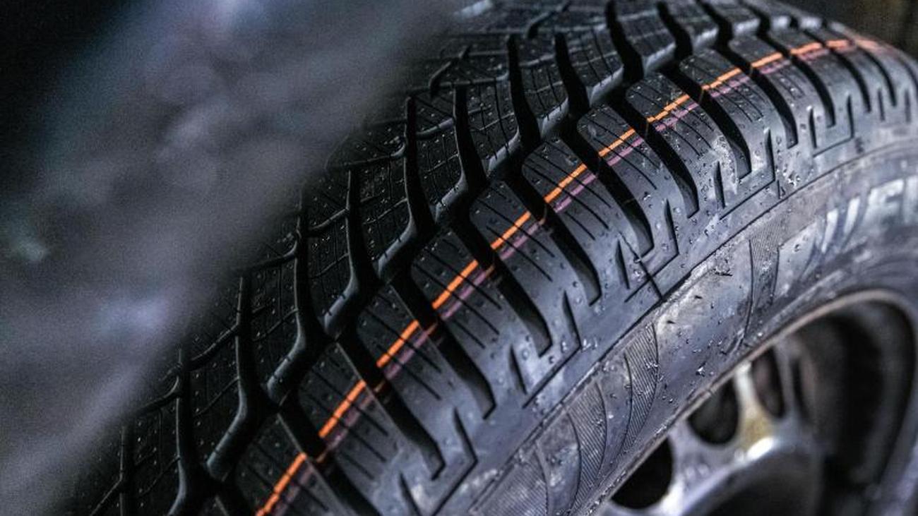 Autobesitzer aufgepasst Wann neue Reifen fällig sind ZEIT ONLINE