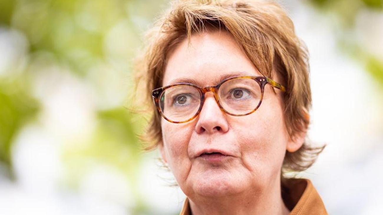Gesundheit Lieferfristen Bei Corona Impfstoffen Soll Halbiert Werden 