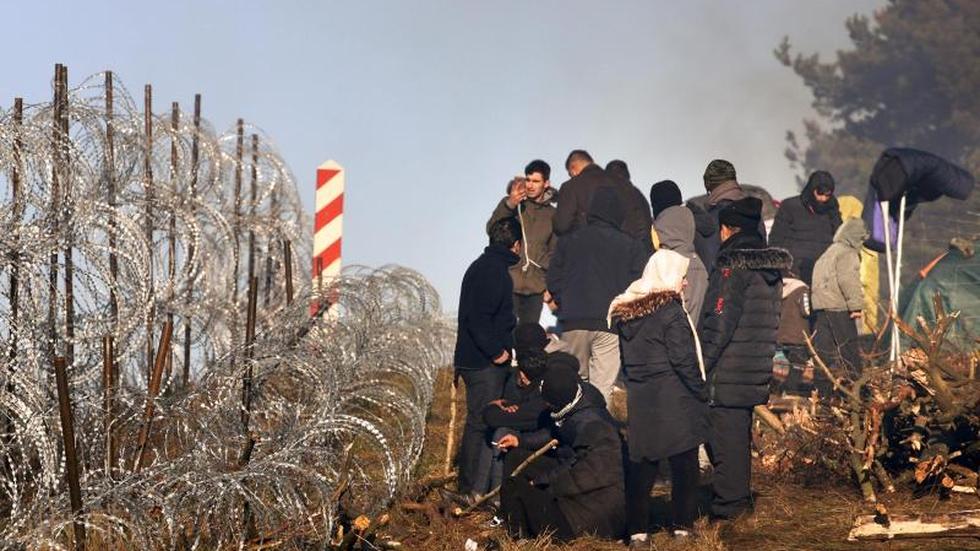 Migration über Belarus: Spannungen An Polens Grenze Verschärfen Sich ...