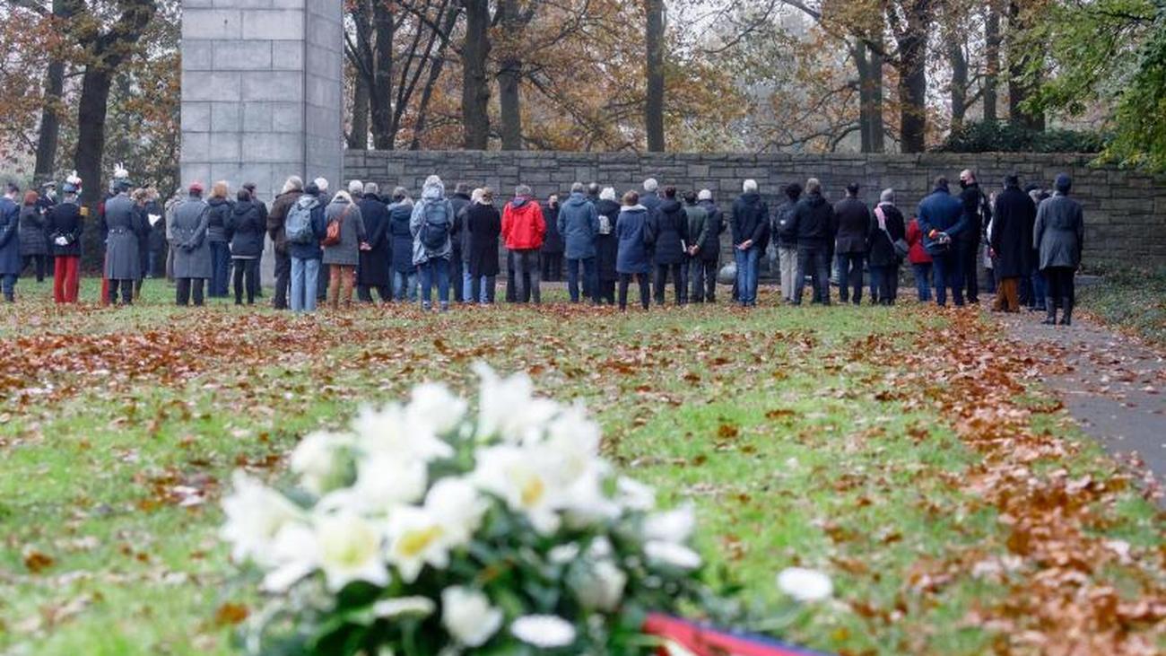 Krieg: Volkstrauertag: Hamburg Gedenkt Opfer Von Krieg Und Gewalt ...