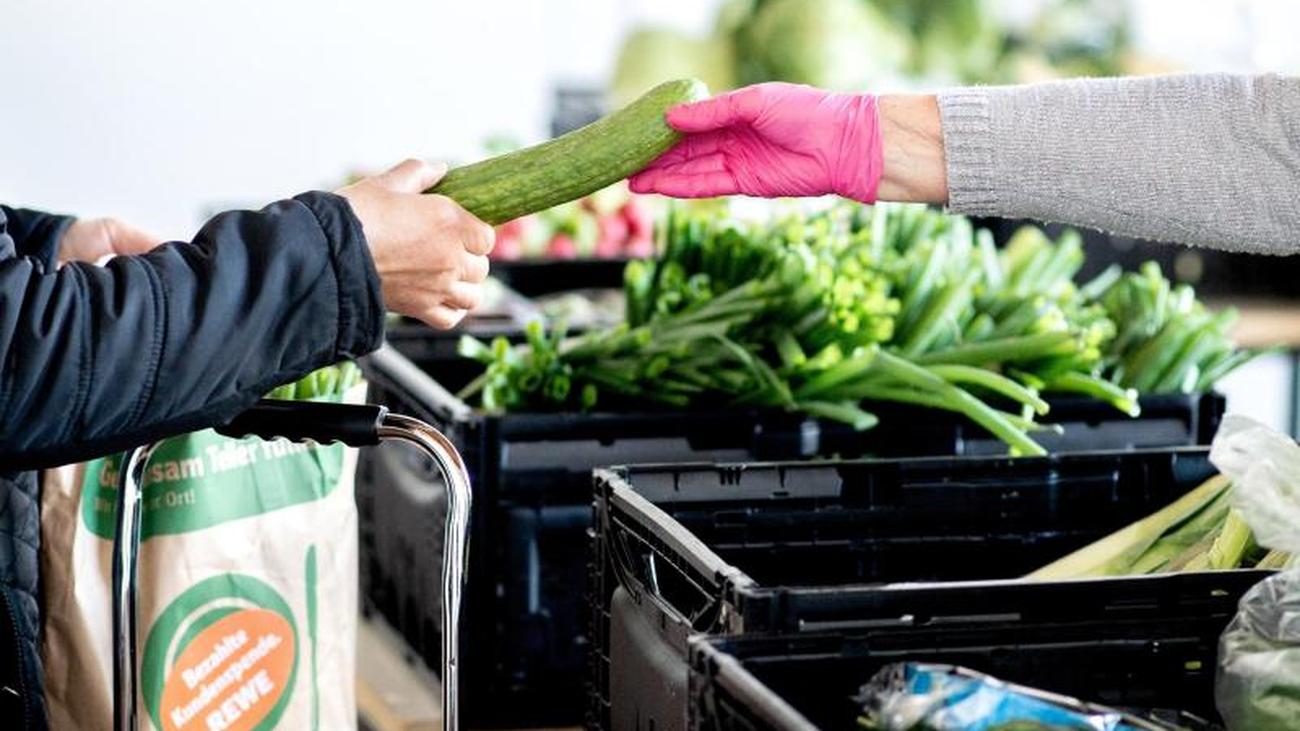 Armut: Wachsende Armut: Experten Fordern Mindestlohn Von 12 Euro | ZEIT ...