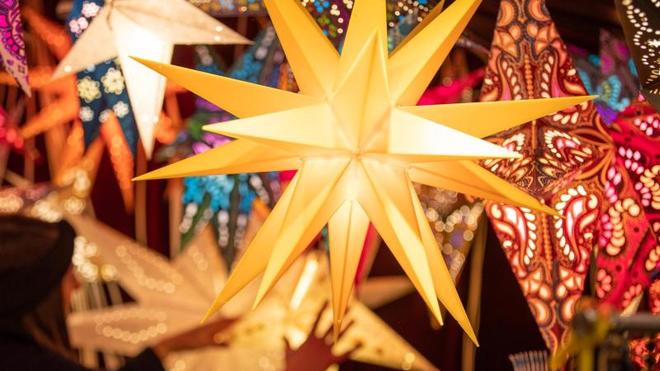 Brauchtum: Bonn startet Weihnachtsmarkt am Mittwoch mit Maskenpflicht | DIE  ZEIT