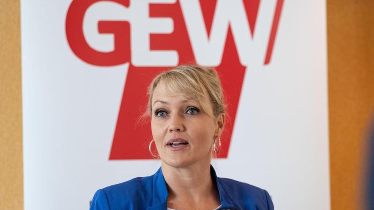 Gewerkschaften Gewerkschafter wählen Pooth an Spitze des DGBBezirks