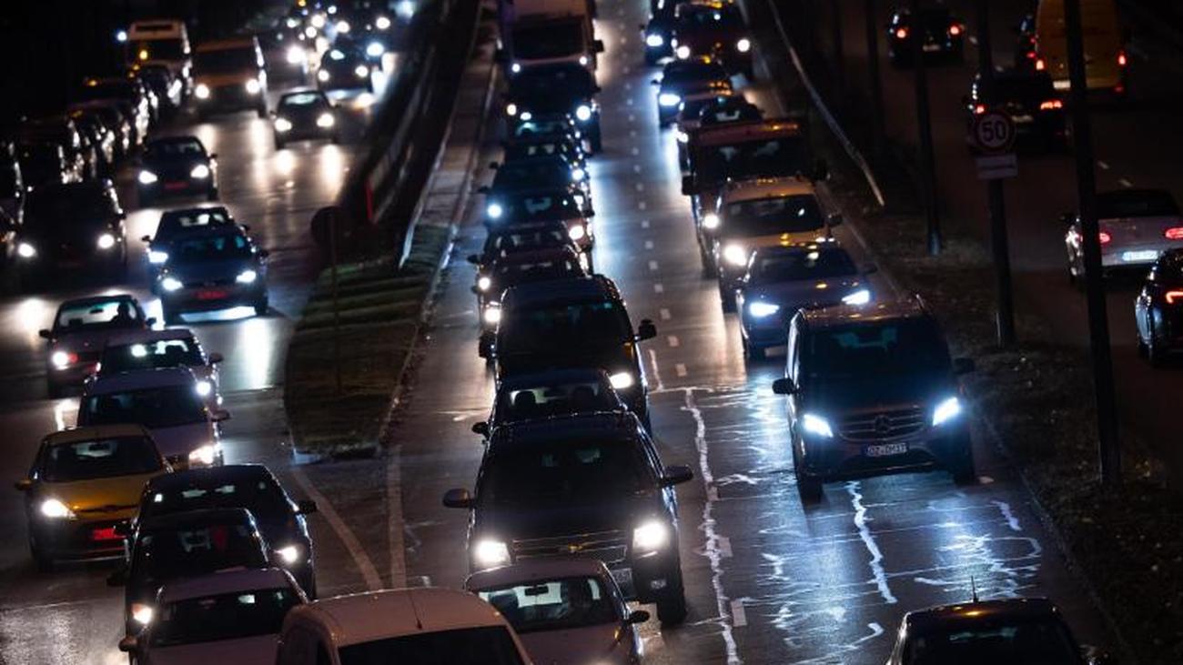 Verkehr Pendler Stehen Wieder Mehr Im Stau Munchner Am Haufigsten Zeit Online