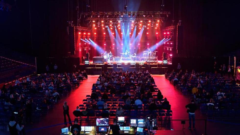 Hamburger BarclaysArena KonzertMarathon in fast leerer Arena ZEIT