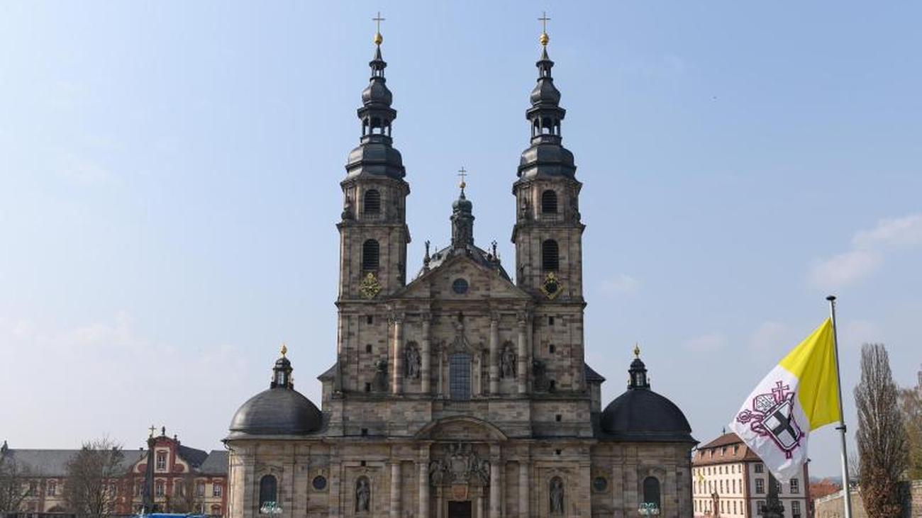 Kirche Liveübertragung Fuldaer Dom zu Weihnachten ausgebucht ZEIT