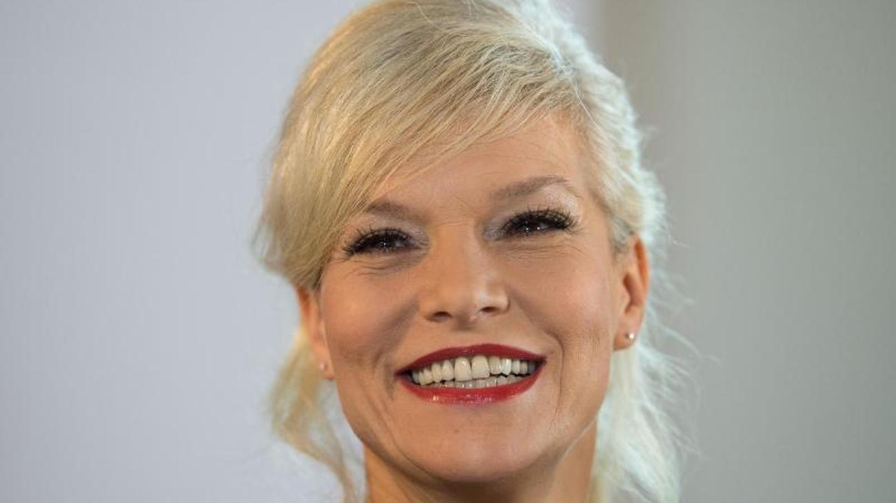 Musik: Ina Müller verschiebt Tour, aber Elphi-Konzerte bleiben | ZEIT