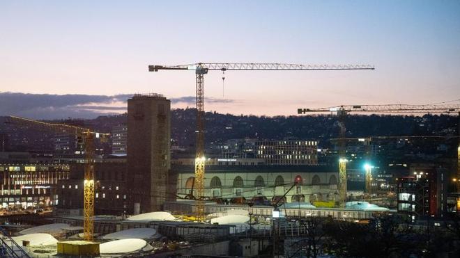 Verkehr: Baukräne stehen auf der Baustelle des Bahnprojekts am Stuttgarter Hauptbahnhof.