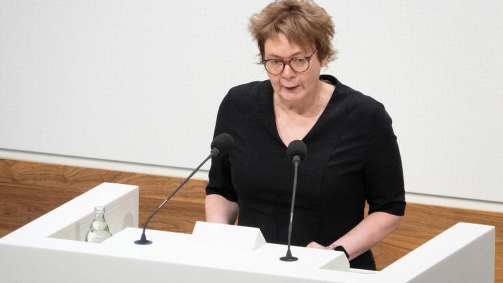 Gesundheit: Ministerin Besucht Reha-Klinik Für Covid-Erkrankte | ZEIT ...