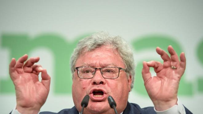 Parteien: Der Grünen-Europaabgeordnete Reinhard Bütikofer spricht in Berlin.