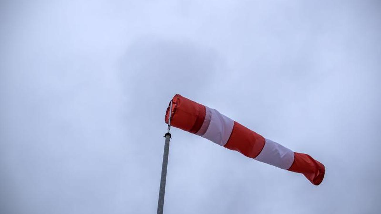 Wetter: Stürmisches Wetter In Rheinland-Pfalz Und Saarland Erwartet ...