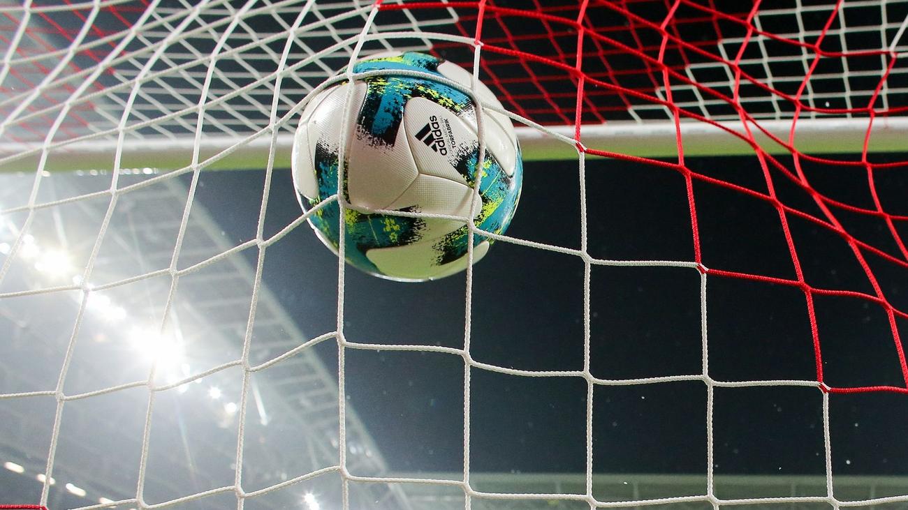 Fußball Profivertrag für U19Kapitän Mesut Kesik bei Hertha BSC