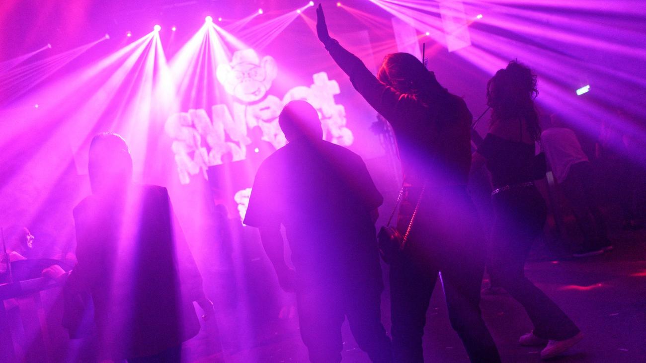 Nachtleben: In den Club trotz Corona: Erstes Party-Wochenende | ZEIT ONLINE