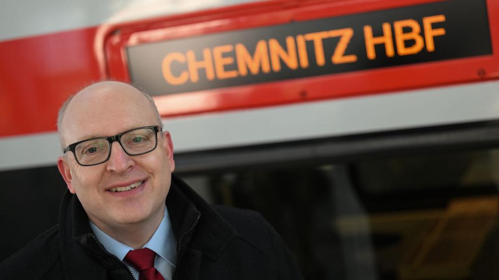 Pandemie Chemnitzer Oberbürgermeister Schulze mit Corona infiziert