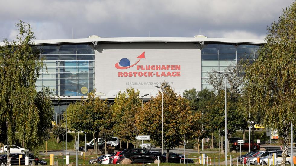 Lohnplus Mitarbeiter des Flughafens RostockLaage bekommen mehr Geld