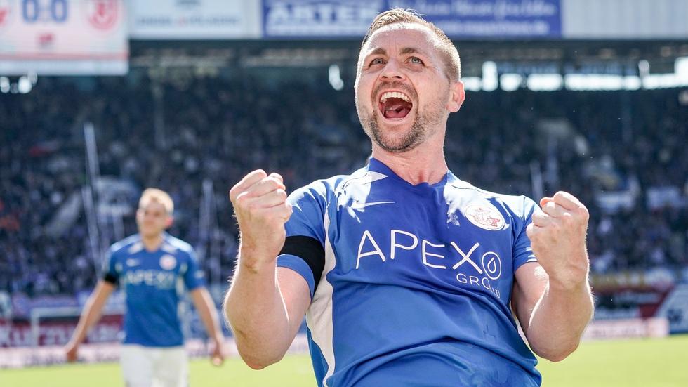 2. Bundesliga Torjäger John Verhoek bleibt bis 2024 bei Hansa Rostock