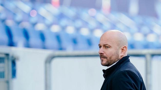 Bundesliga: Hoffenheims Sportchef Rosen zweifelt nicht an Trainer ...