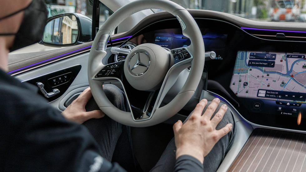 Autonomes Fahren: Mercedes startet Verkauf von Fahrassistenzsystem