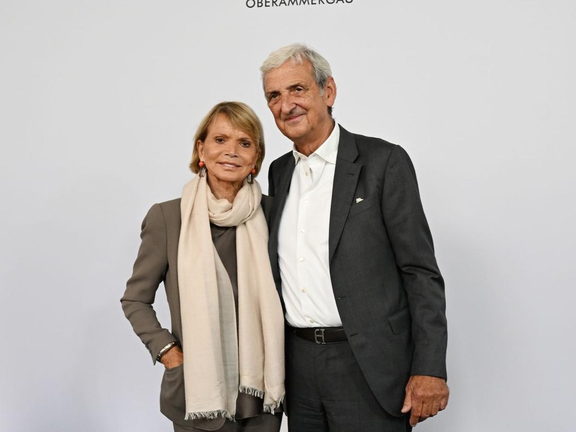 Brauchtum: Uschi Glas und die Kraft der Oberammergauer Passionsspiele | DIE  ZEIT