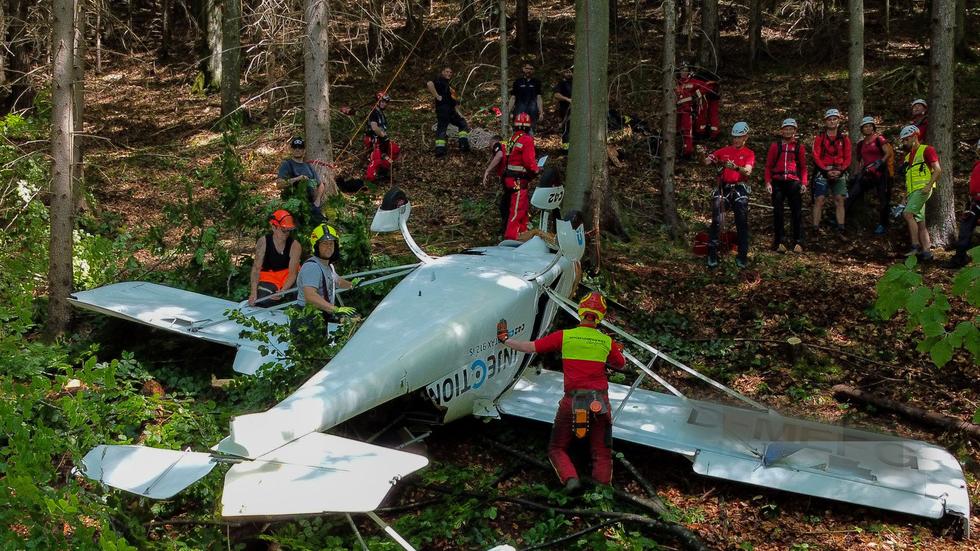 Unfälle Österreich Zwei Leichtflugzeuge aus Deutschland stürzen ab ZEIT ONLINE
