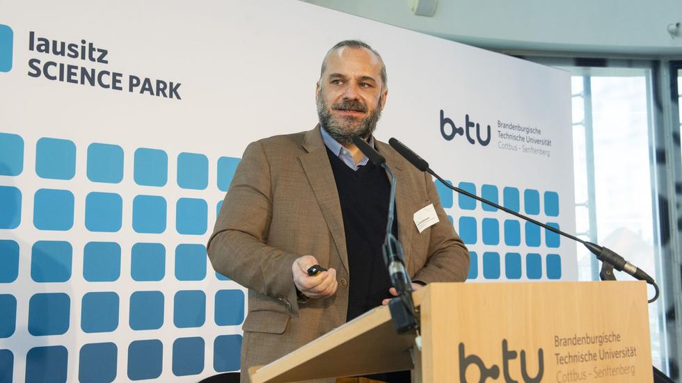 Energiepreise Ökonom hält Entlastungsmaßnahmen für "Strohfeuer" ZEIT